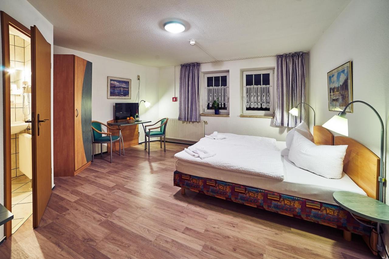 Gasthof Zum Baren Hotel Gernrode  Bagian luar foto