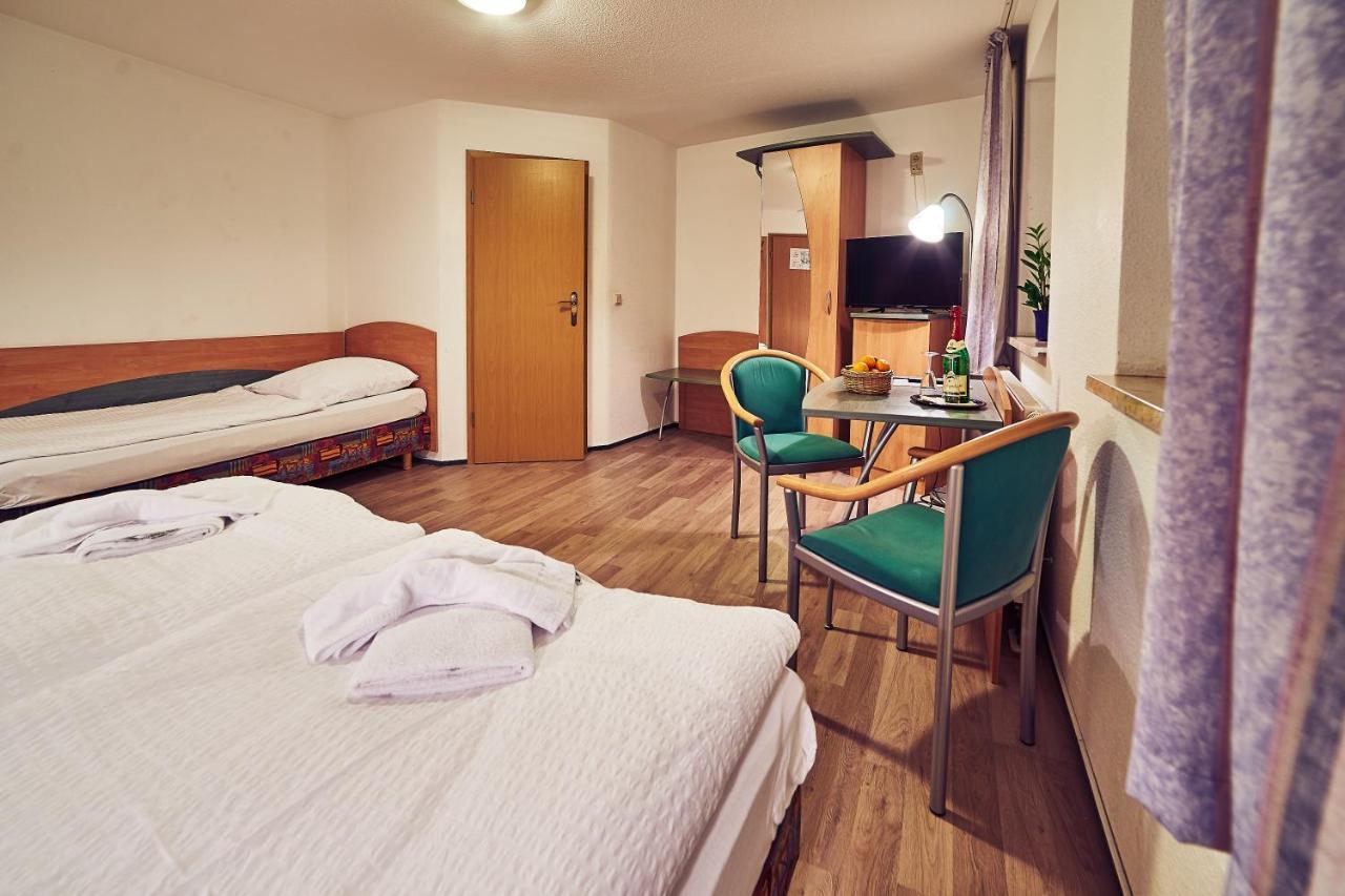 Gasthof Zum Baren Hotel Gernrode  Bagian luar foto