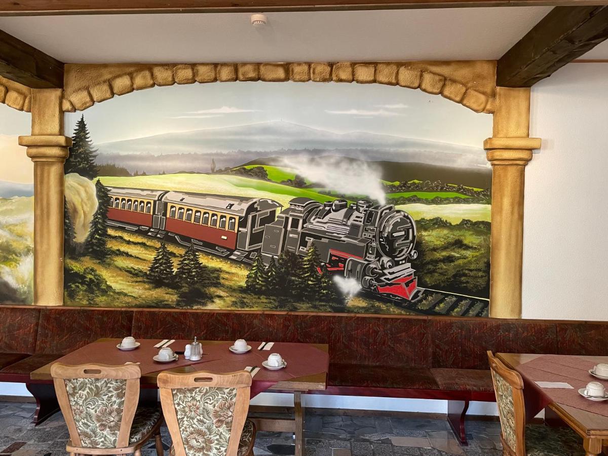 Gasthof Zum Baren Hotel Gernrode  Bagian luar foto