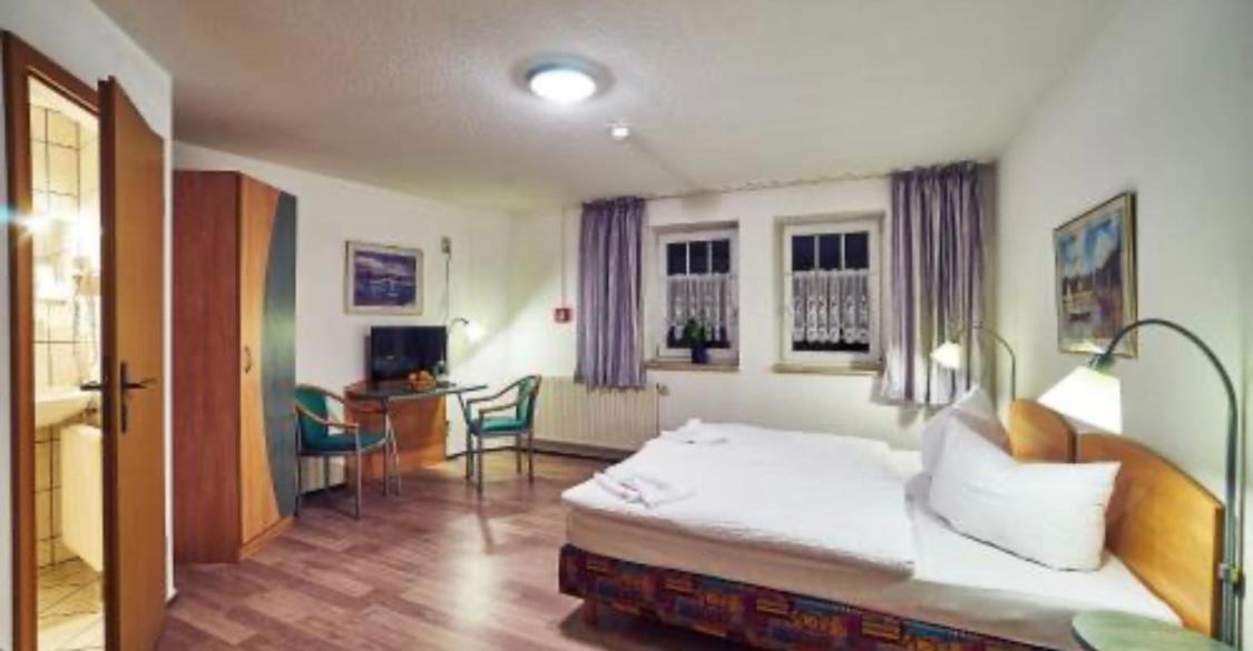Gasthof Zum Baren Hotel Gernrode  Bagian luar foto